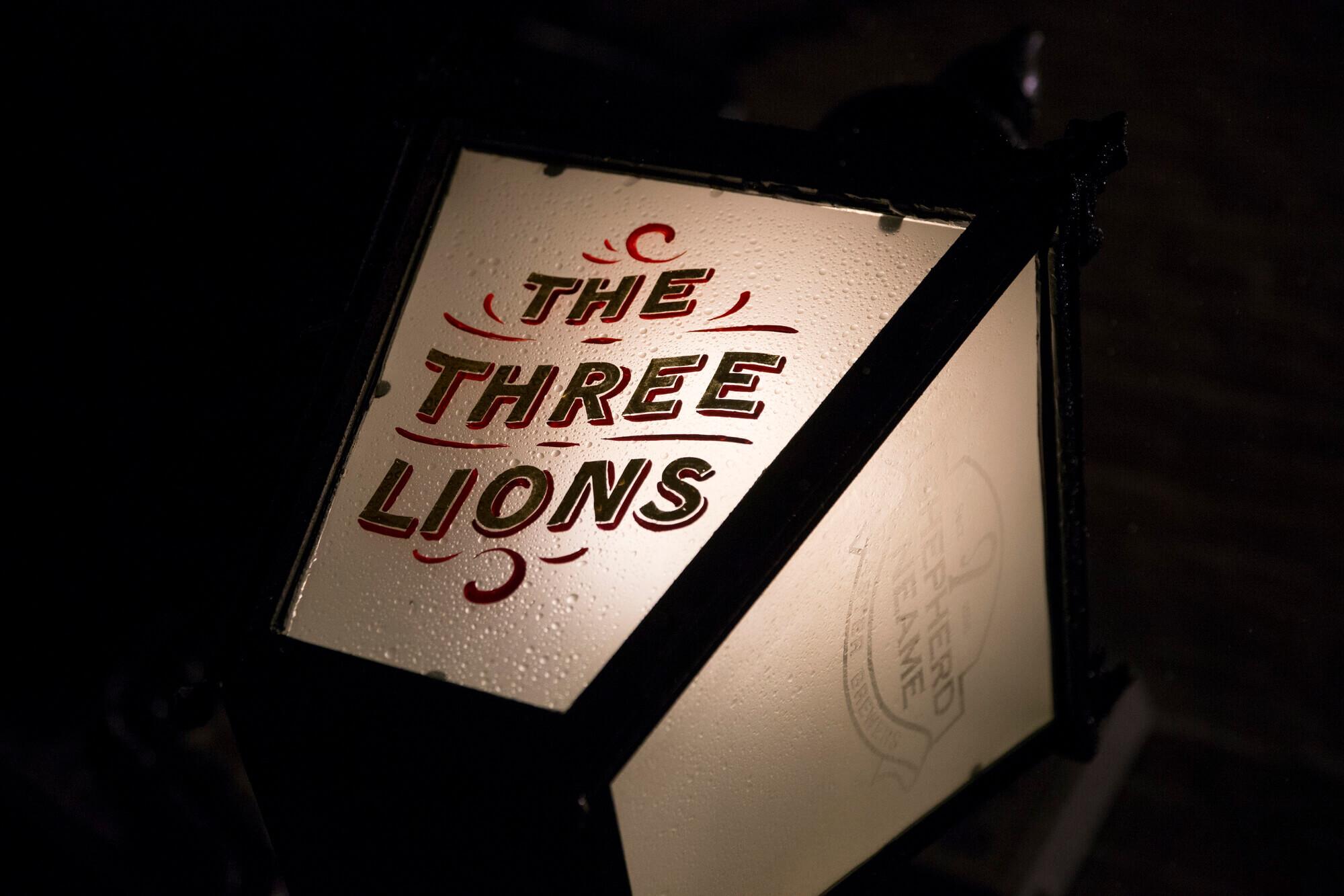 RS27858_Three Lions, Farncombe-022-mpr.jpg