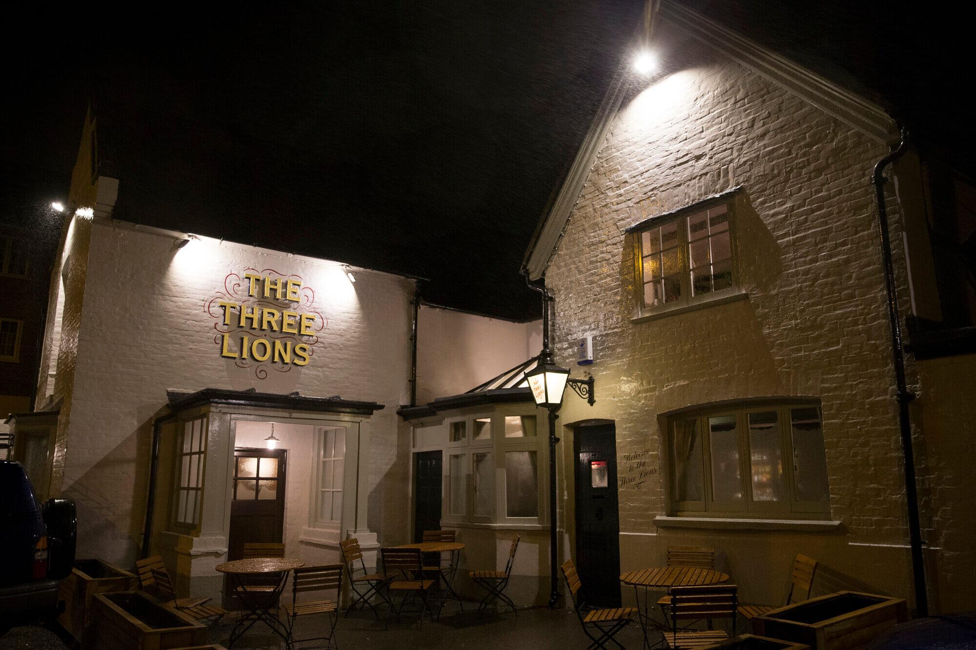 RS27861_Three Lions, Farncombe-025-mpr.jpg